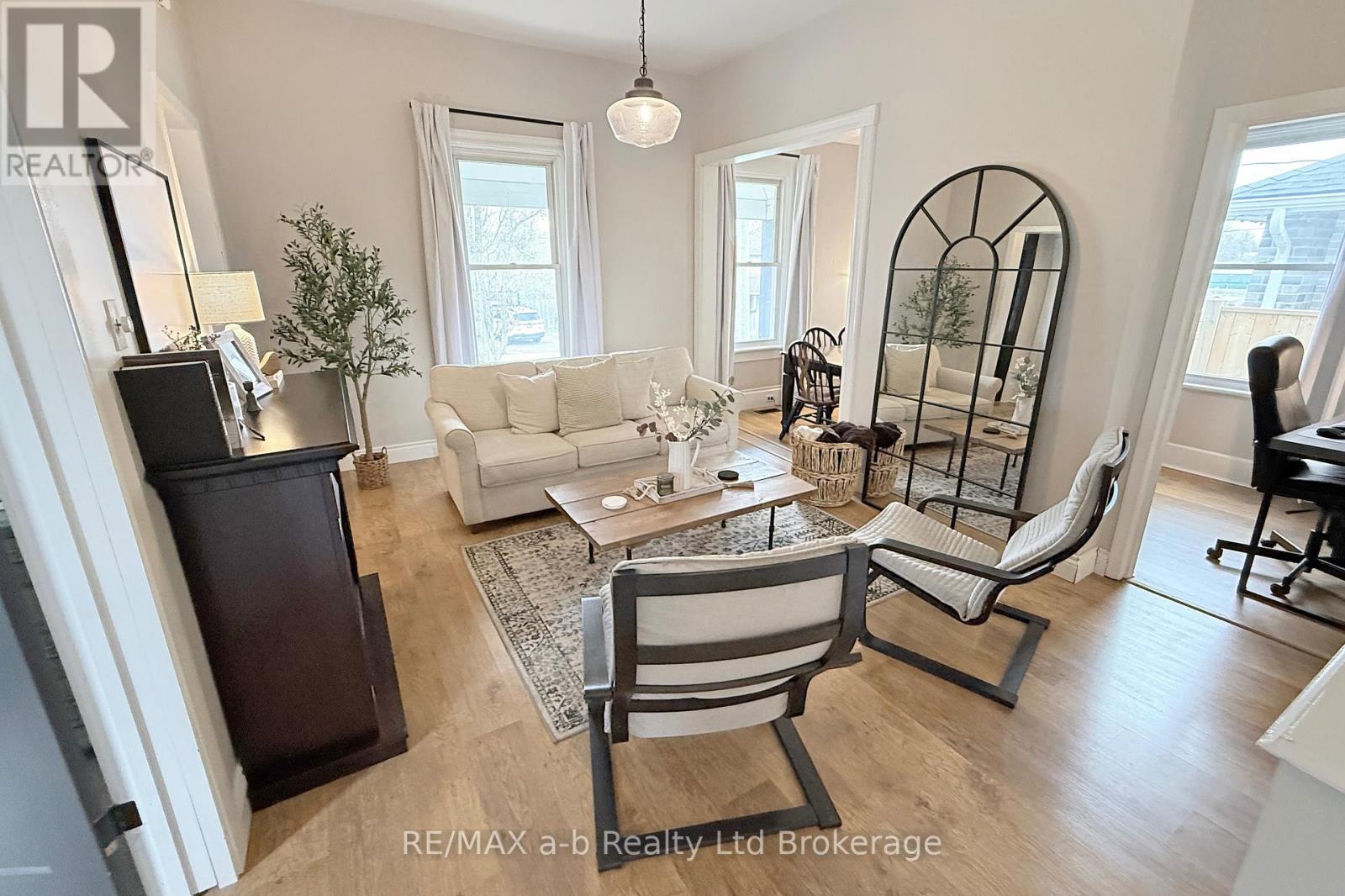 688 Henry Street, Woodstock, Ontario  N4S 1Y3 - Photo 8 - X13032432