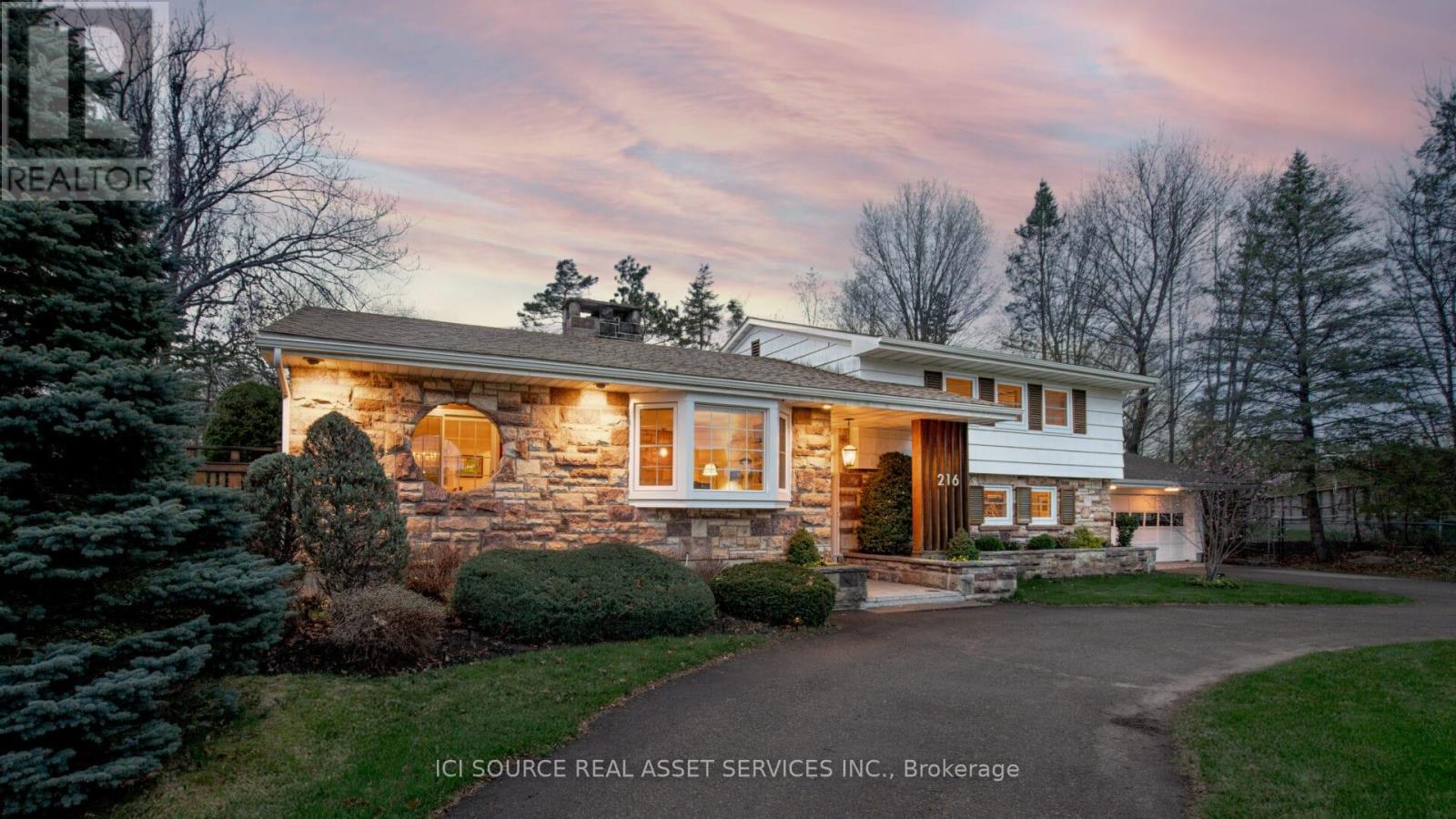 216 BROCKVILLE STREET, Smiths Falls, Ontario