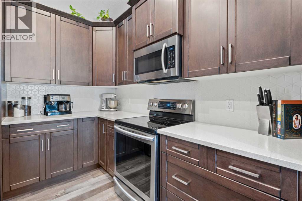 6 Drake Landing Grove, Okotoks, Alberta  T1S 0P6 - Photo 11 - A2306180