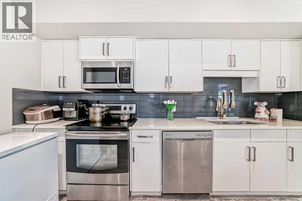 220, 7 Westpark Common Sw, Calgary, Alberta  T3H 0Y4 - Photo 4 - A2306766