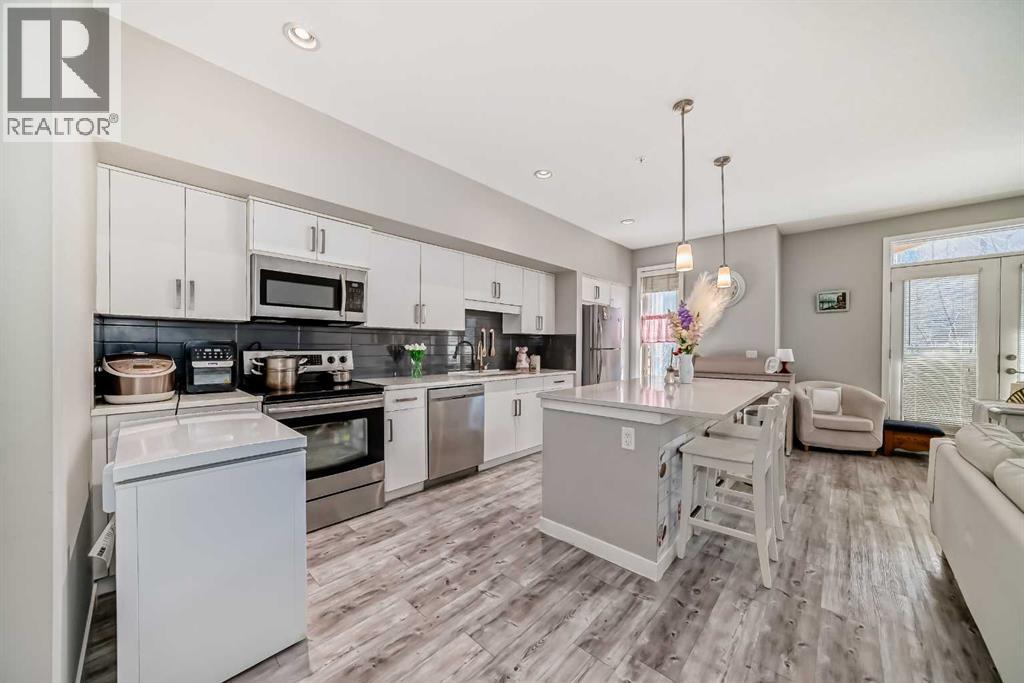 220, 7 Westpark Common Sw, Calgary, Alberta  T3H 0Y4 - Photo 3 - A2306766