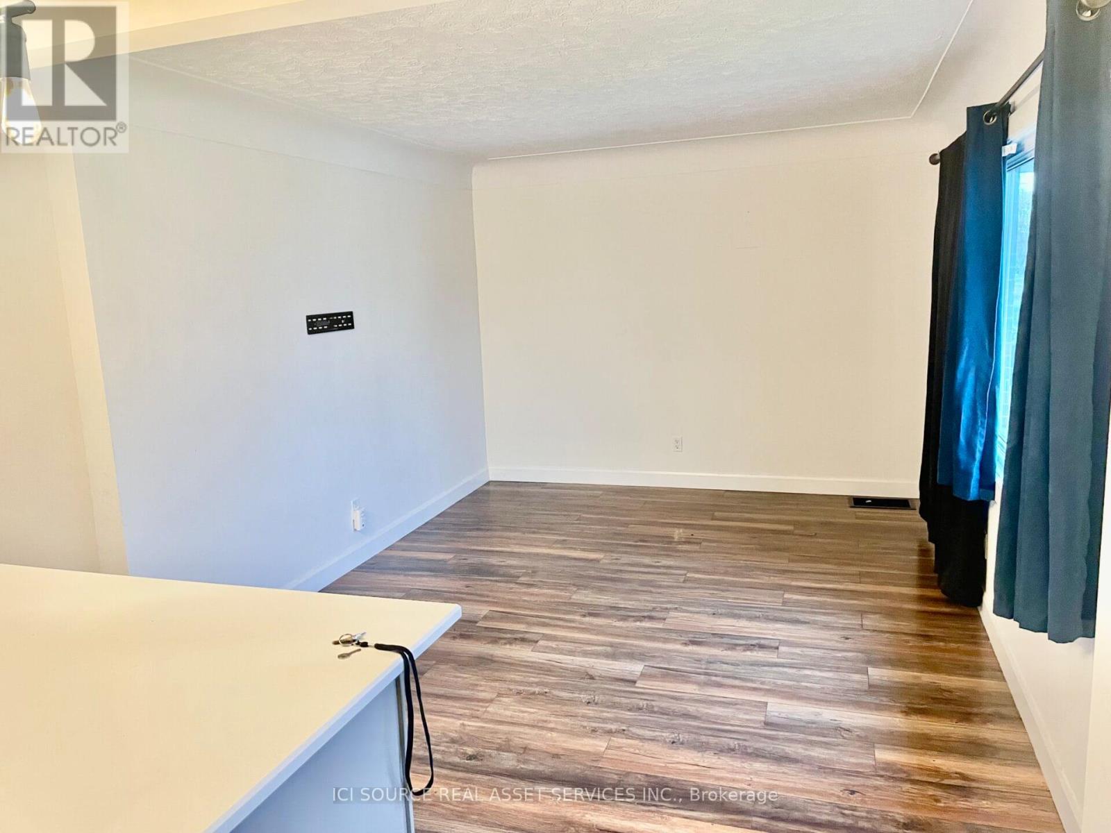 Main Fl - 374 East 16th Street, Hamilton, Ontario  L9A 4K3 - Photo 4 - X13028448