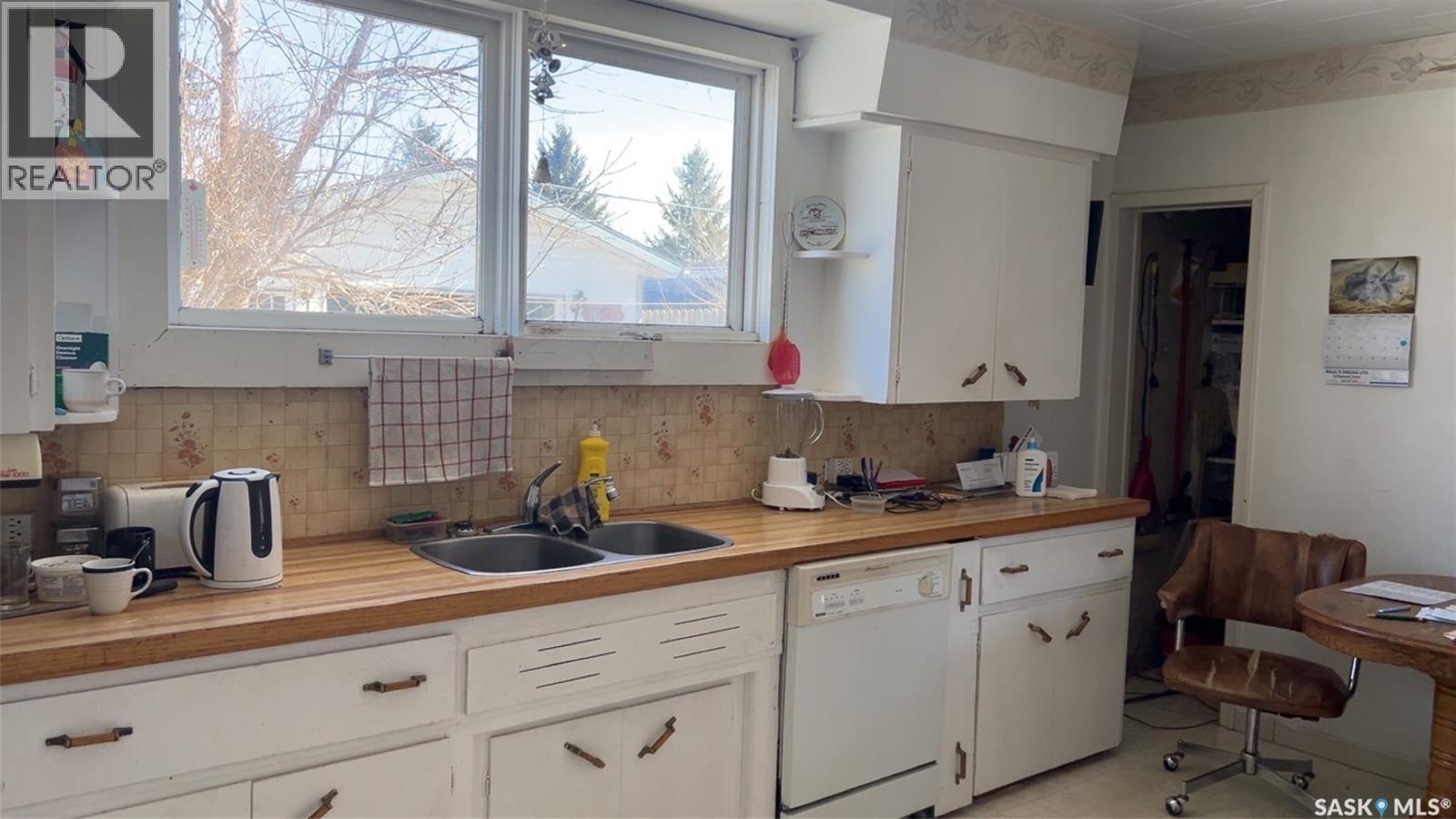 338 1st Avenue Nw, Preeceville, Saskatchewan  S0A 3B0 - Photo 3 - SK034514