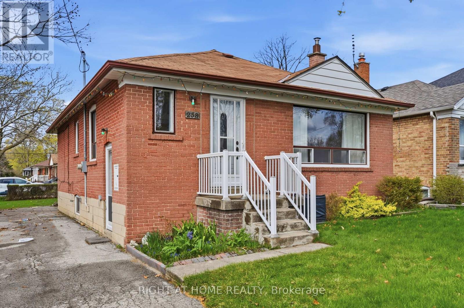 258 BETA STREET, Toronto, Ontario