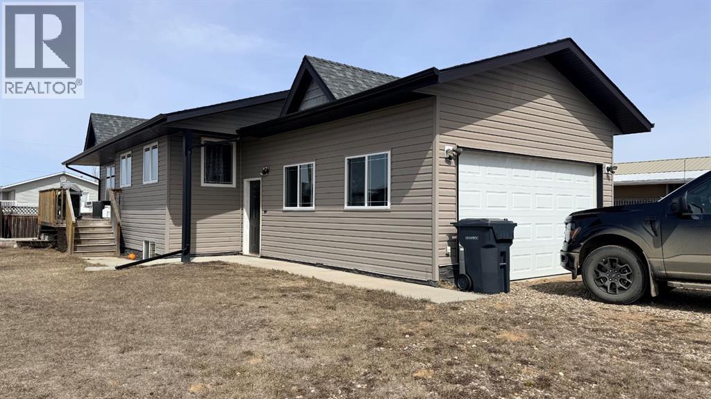 403 5 Street, Marwayne, Alberta  T0B 2X0 - Photo 3 - A2306733