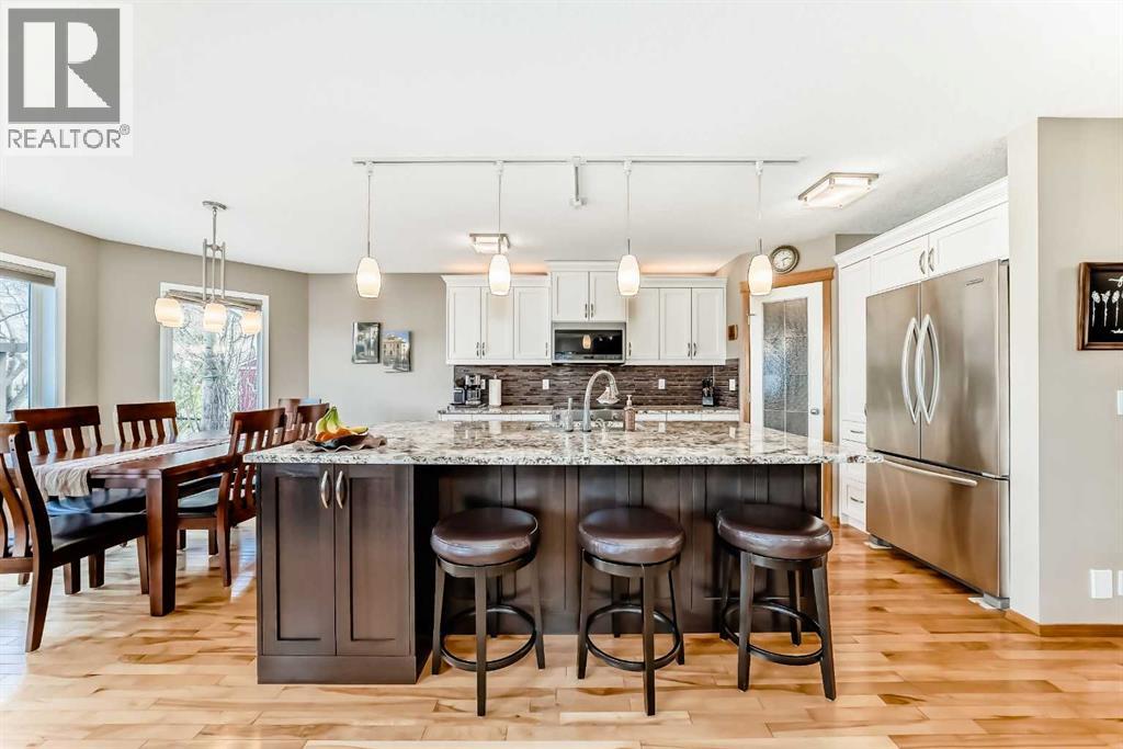 32 Shawbrooke Park Sw, Calgary, Alberta  T2Y 4L8 - Photo 2 - A2305410