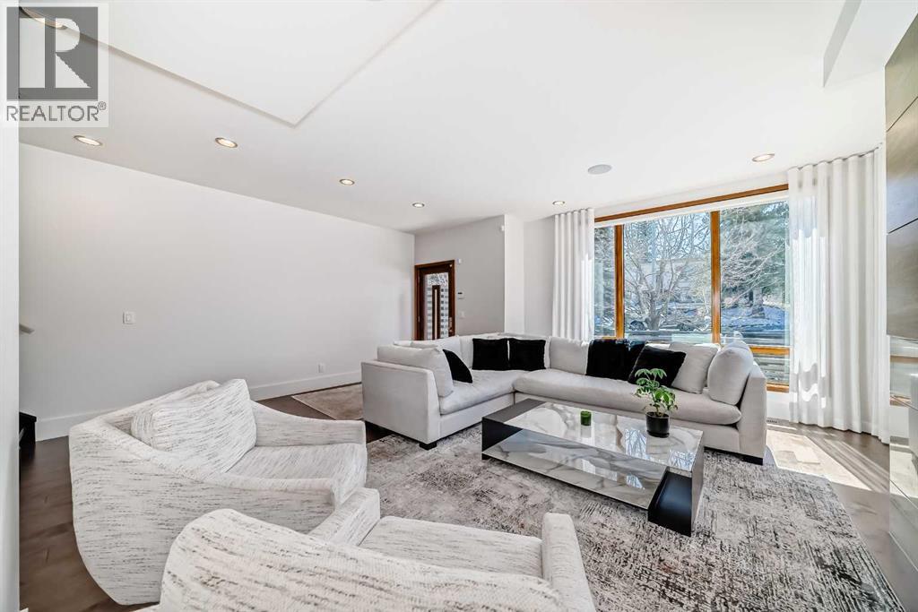 2142 28 Avenue Sw, Calgary, Alberta  T2t 1K5 - Photo 3 - A2305725