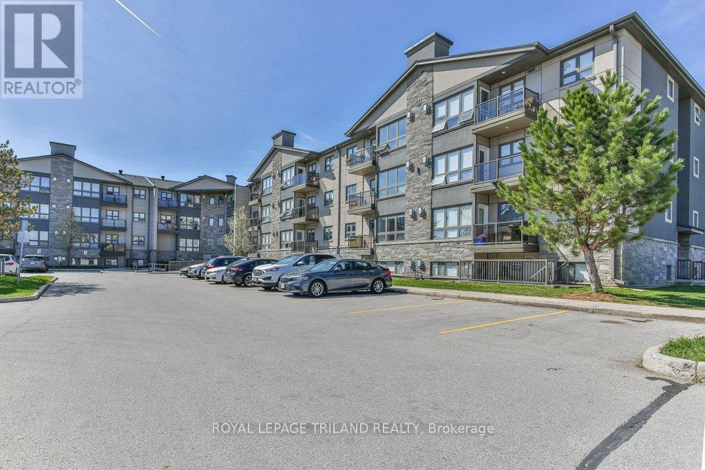 $418,000104 - 5 Jacksway Crescent, London North, Ontario