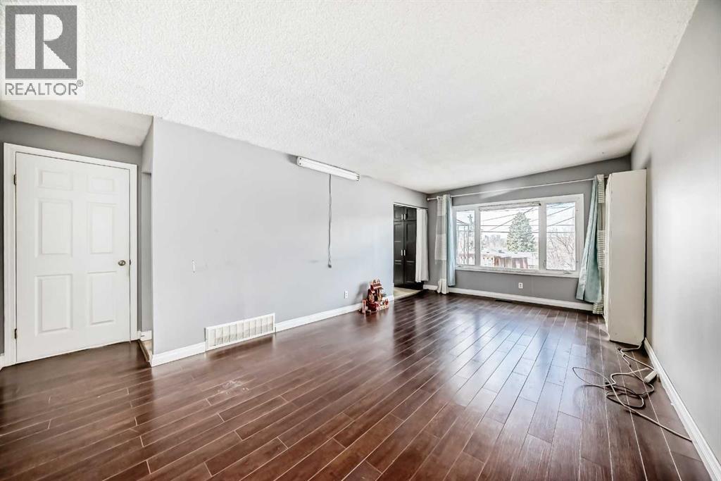 921 Mckinnon Drive Ne, Calgary, Alberta  T2E 7B5 - Photo 10 - A2303810