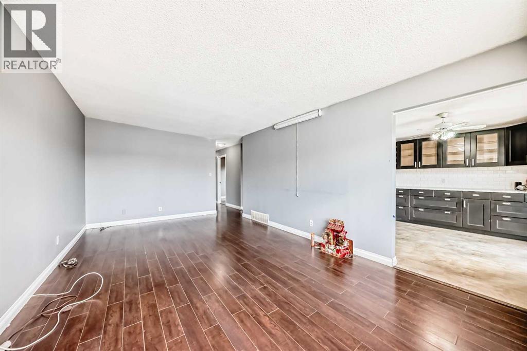 921 Mckinnon Drive Ne, Calgary, Alberta  T2E 7B5 - Photo 11 - A2303810