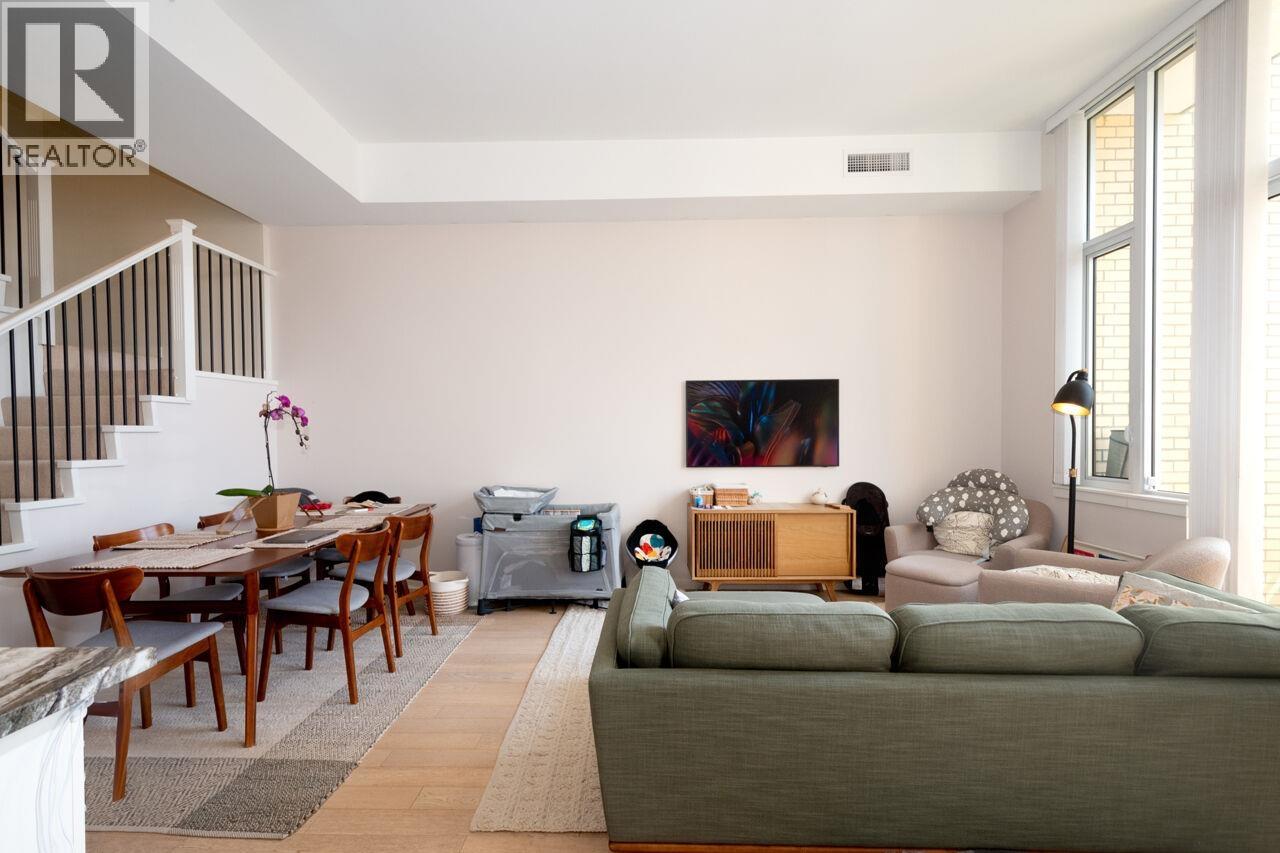 2063 W 10th Avenue, Vancouver, British Columbia  V6J 0H1 - Photo 2 - R3113485