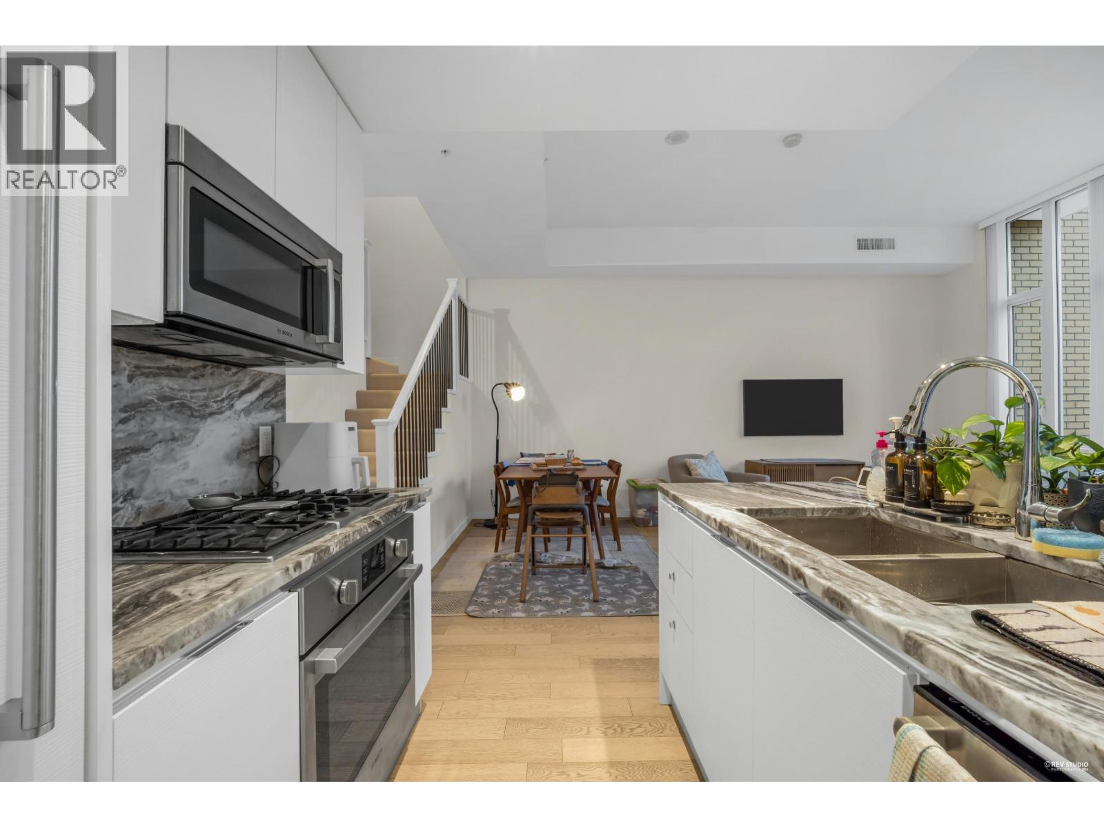 2063 W 10th Avenue, Vancouver, British Columbia  V6J 0H1 - Photo 4 - R3113485