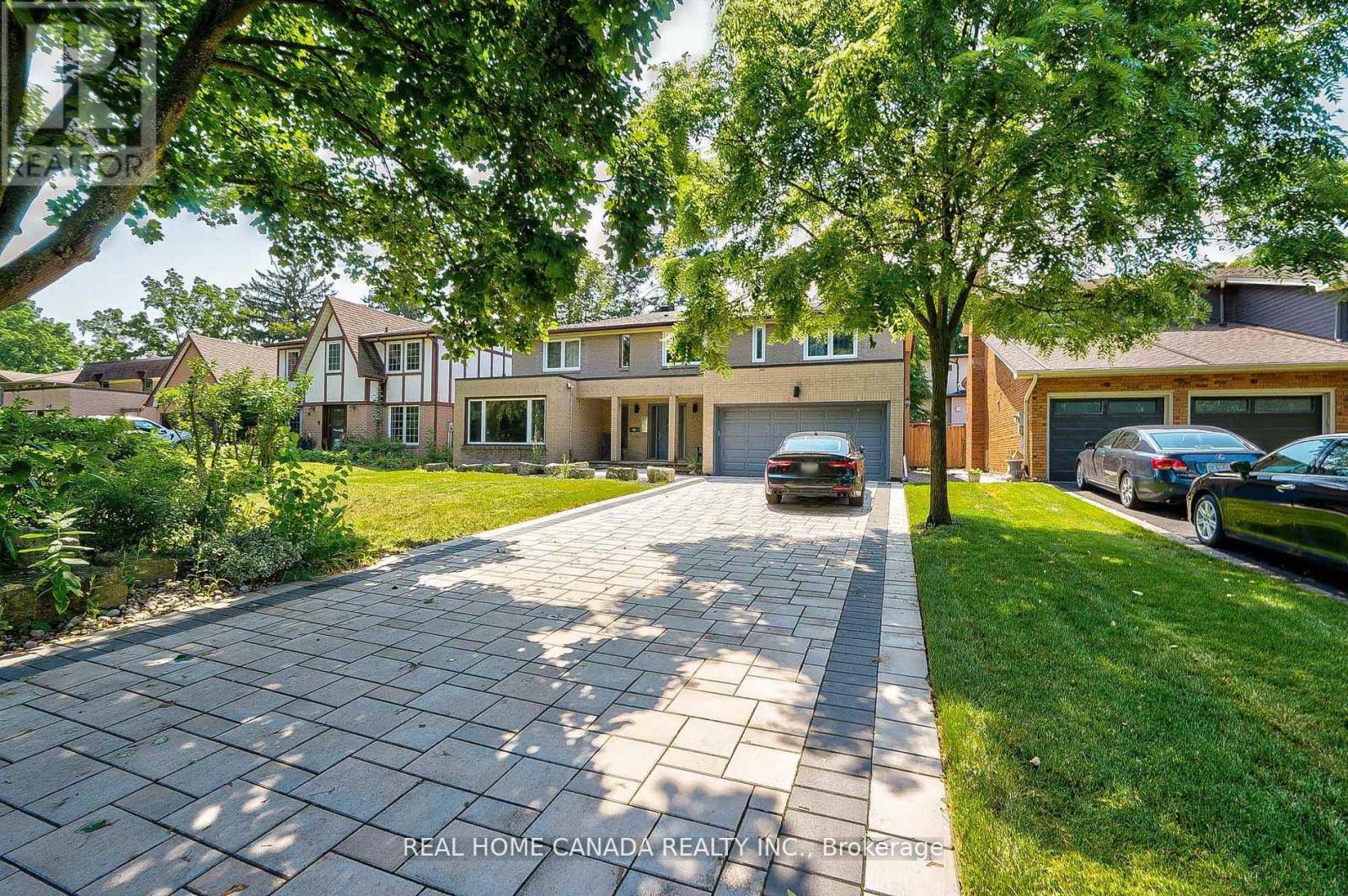 82 ARKENDO DRIVE, Oakville, Ontario