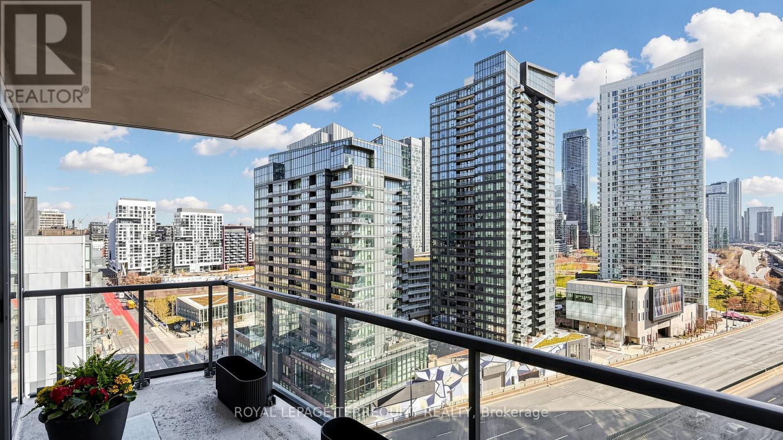 1705 - 20 Bruyeres Mews, Toronto, Ontario  M5V 0G8 - Photo 19 - C13063754