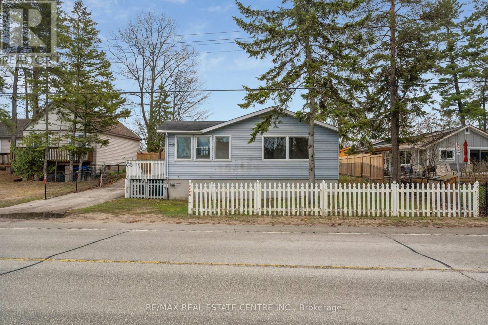 449 MOSLEY STREET, Wasaga Beach, Ontario