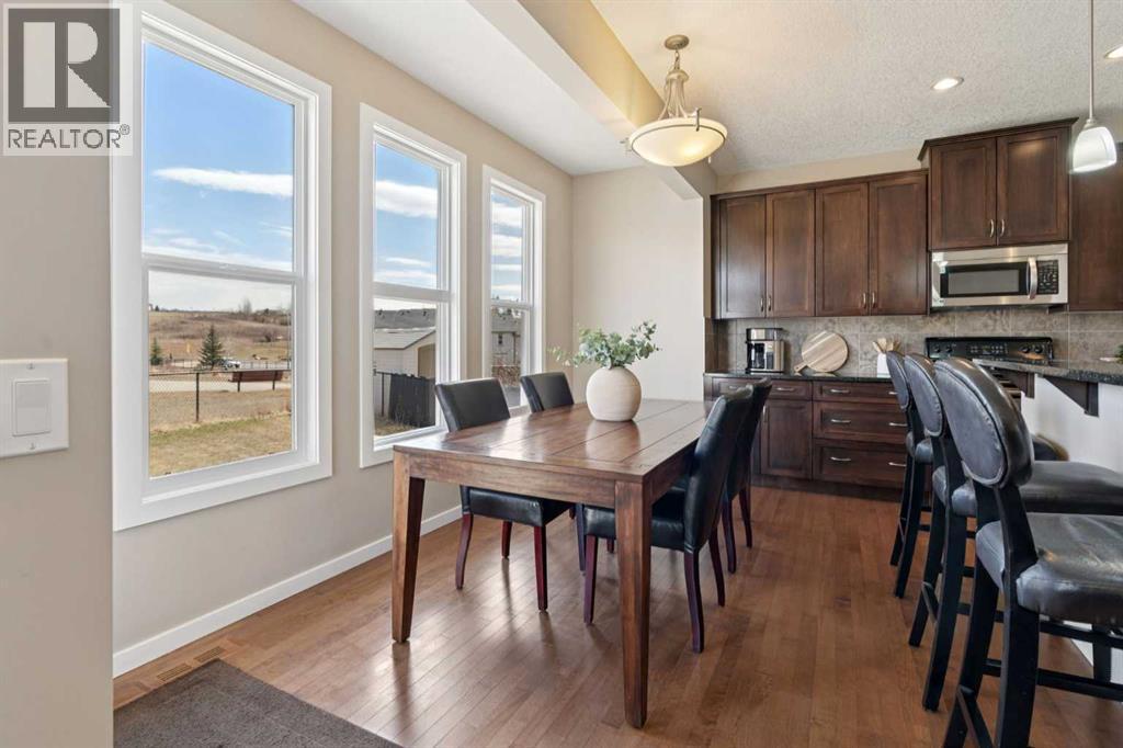 161 Heritage Bay, Cochrane, Alberta  T4C 0L5 - Photo 9 - A2305909
