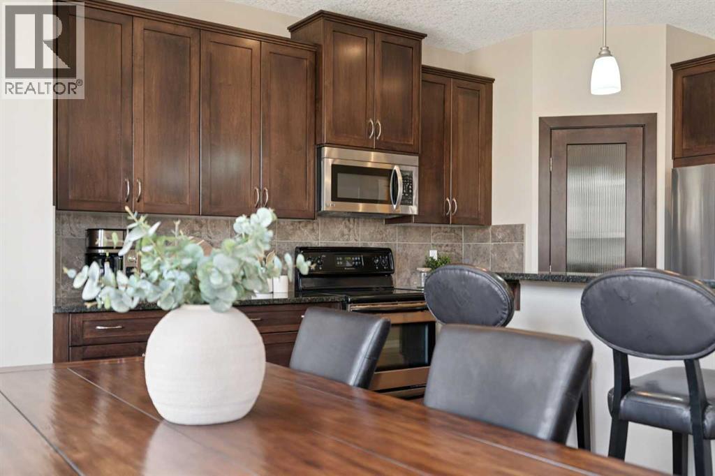 161 Heritage Bay, Cochrane, Alberta  T4C 0L5 - Photo 10 - A2305909