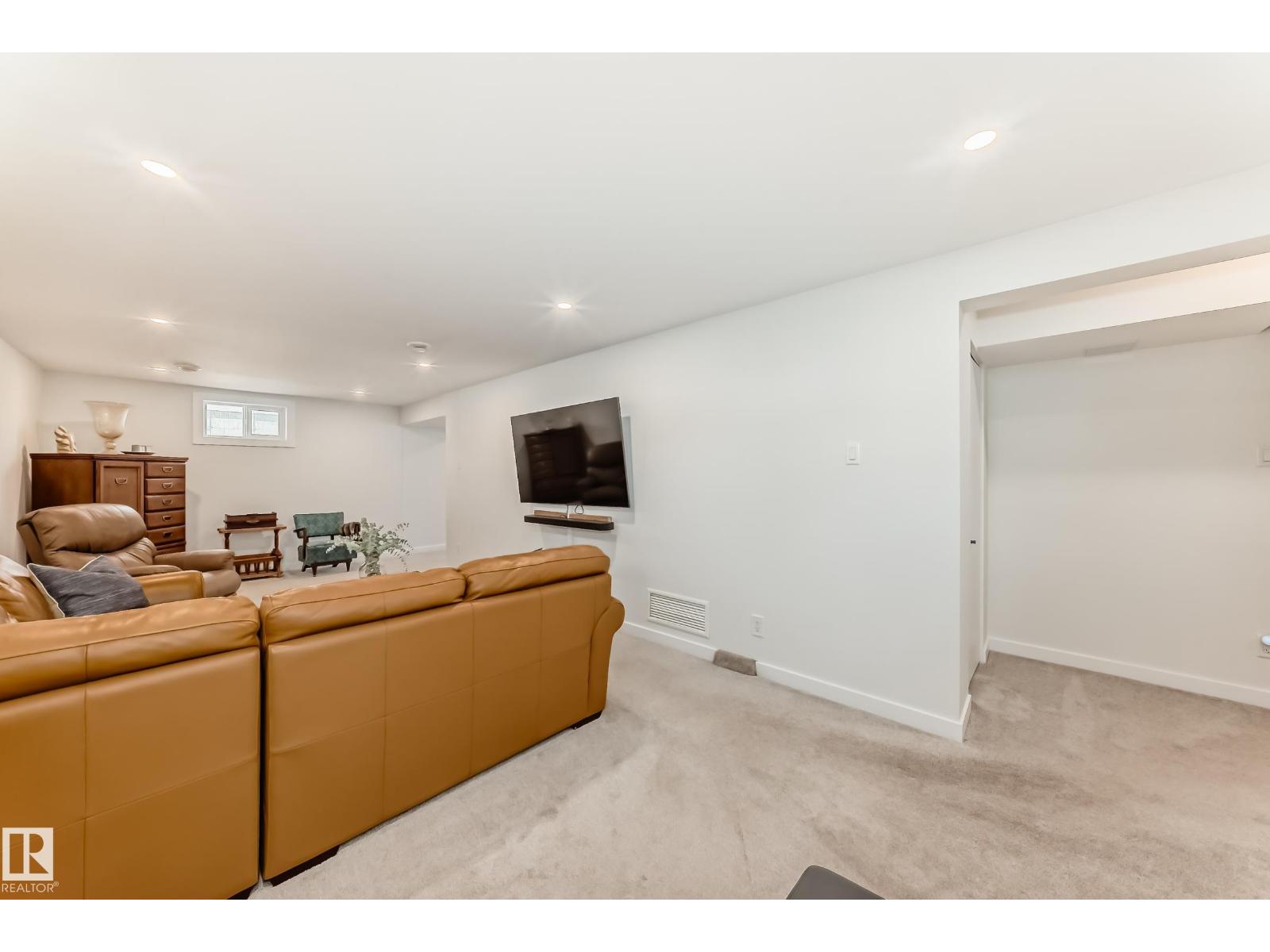 9323 70 Av Nw, Edmonton, Alberta  T6E 0T8 - Photo 28 - E4485049