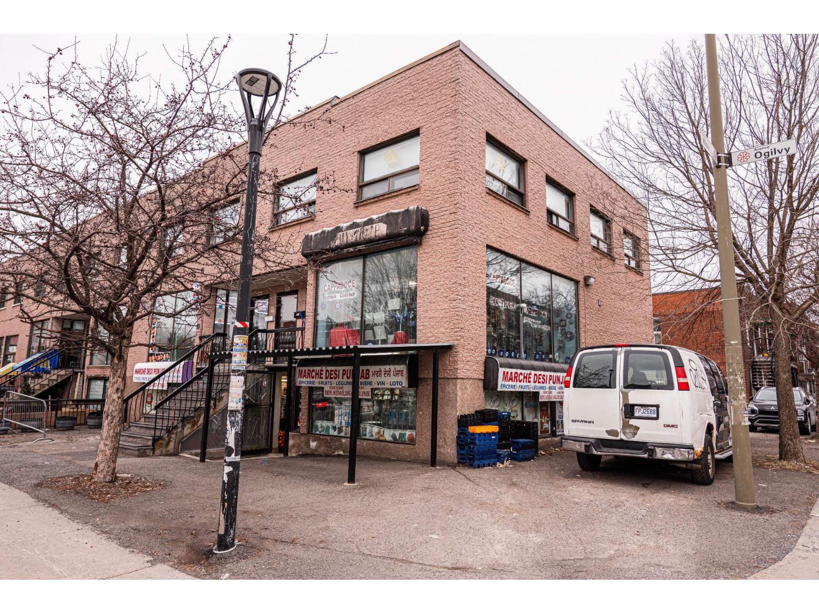 885 Av. Ogilvy Montréal (Villeray/Saint-Michel/Parc-Extension) Quebec Canada H3N1P2 5