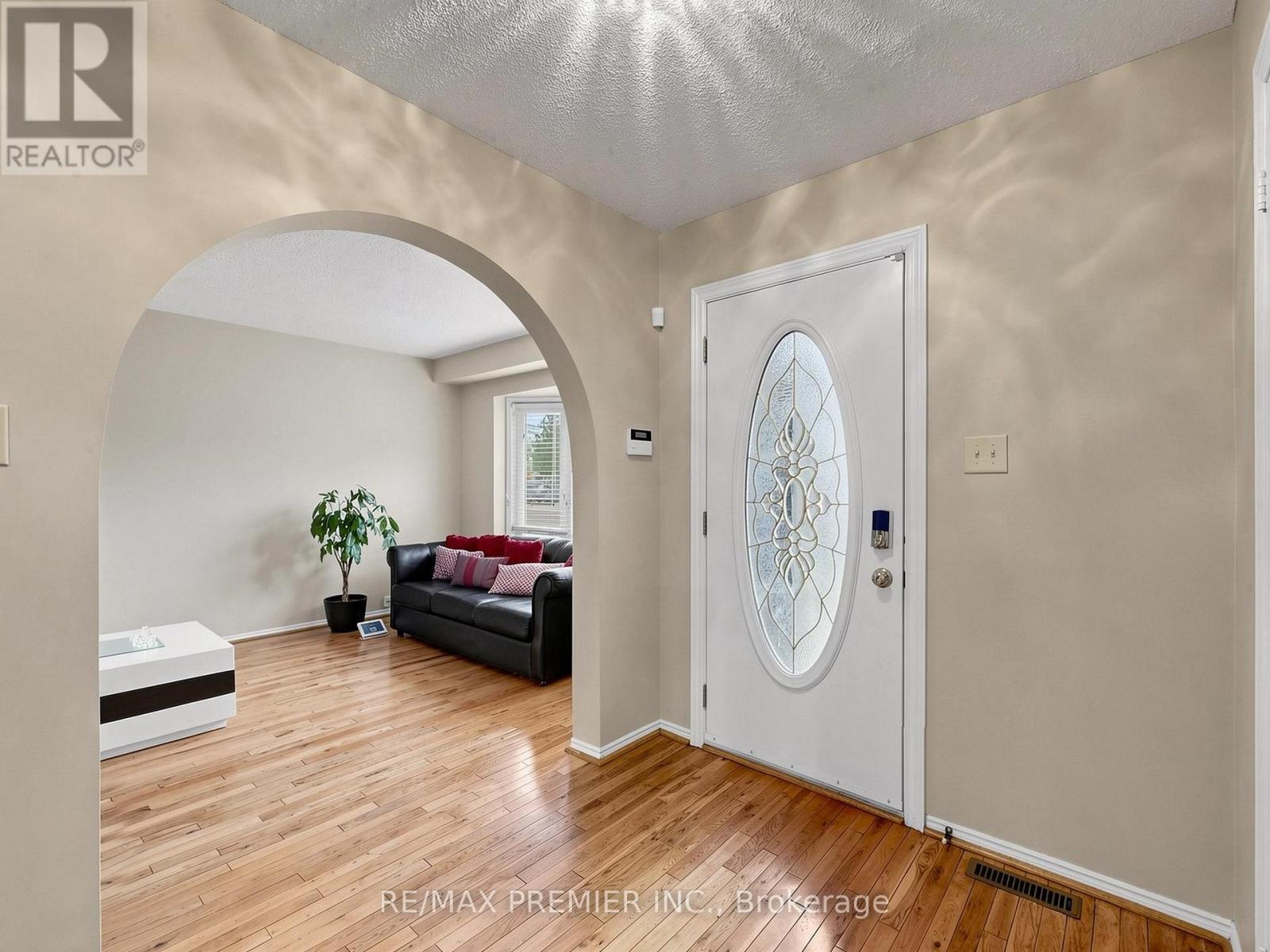 4579 Guildwood Way, Mississauga, Ontario  L5R 1Z2 - Photo 14 - W13062286