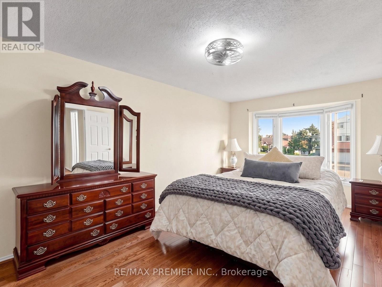 4579 Guildwood Way, Mississauga, Ontario  L5R 1Z2 - Photo 17 - W13062286