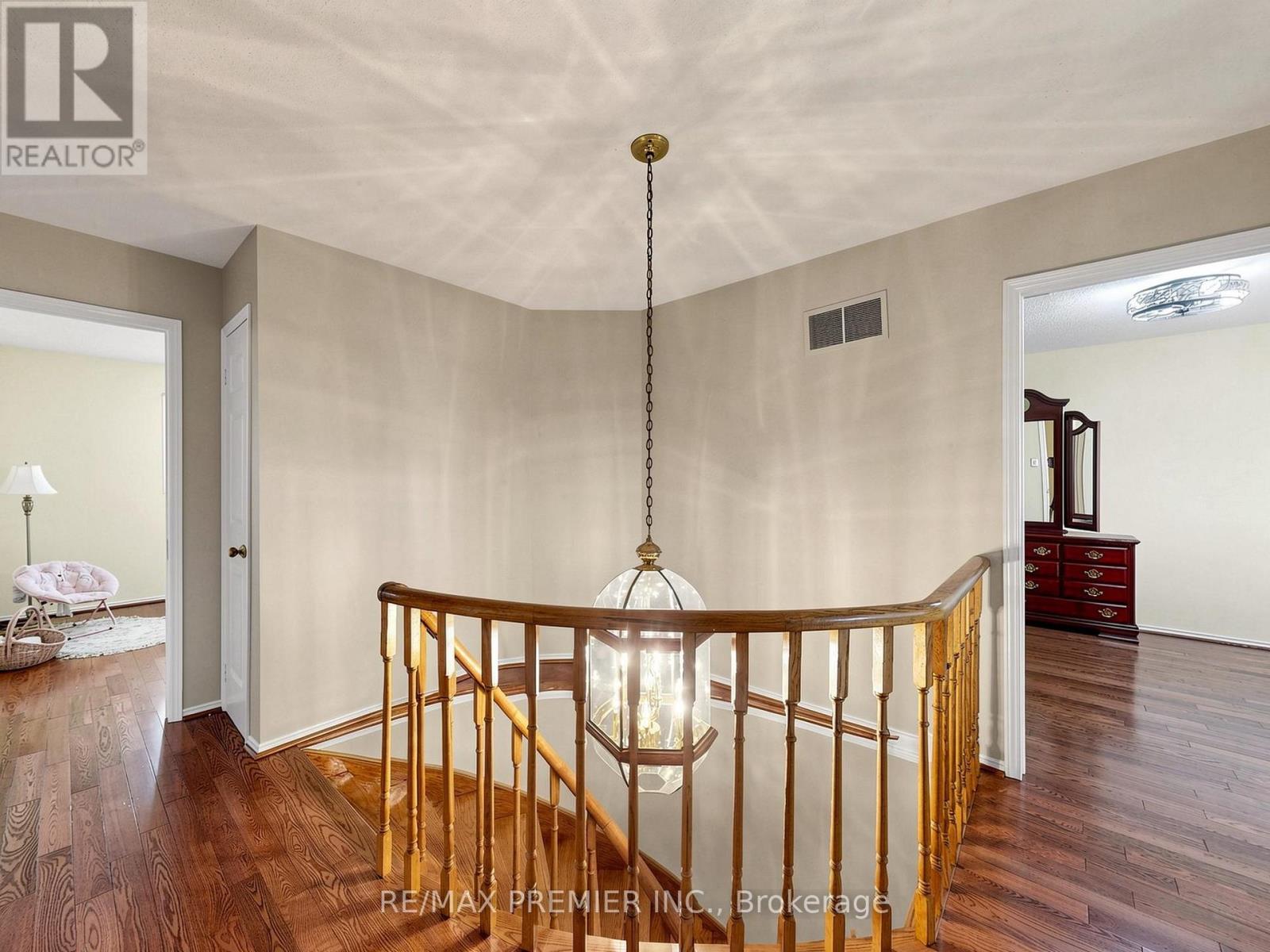 4579 Guildwood Way, Mississauga, Ontario  L5R 1Z2 - Photo 16 - W13062286