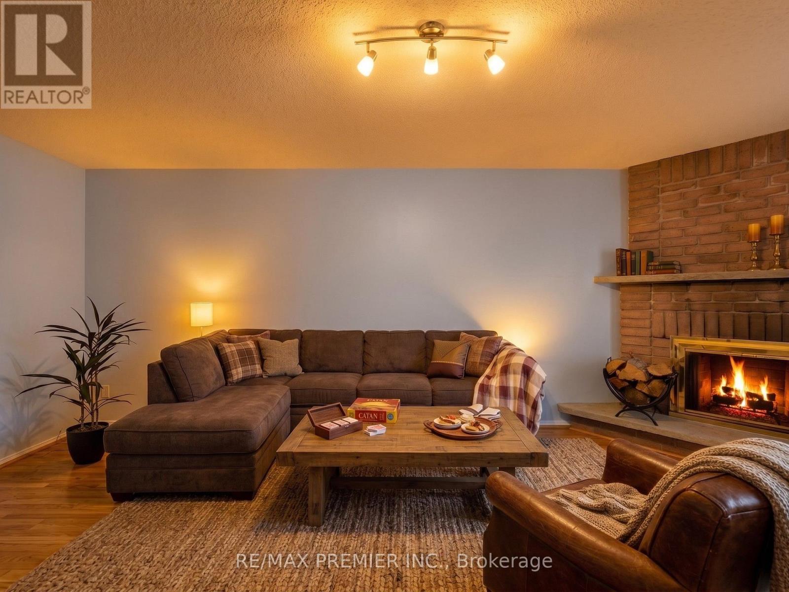 4579 Guildwood Way, Mississauga, Ontario  L5R 1Z2 - Photo 8 - W13062286