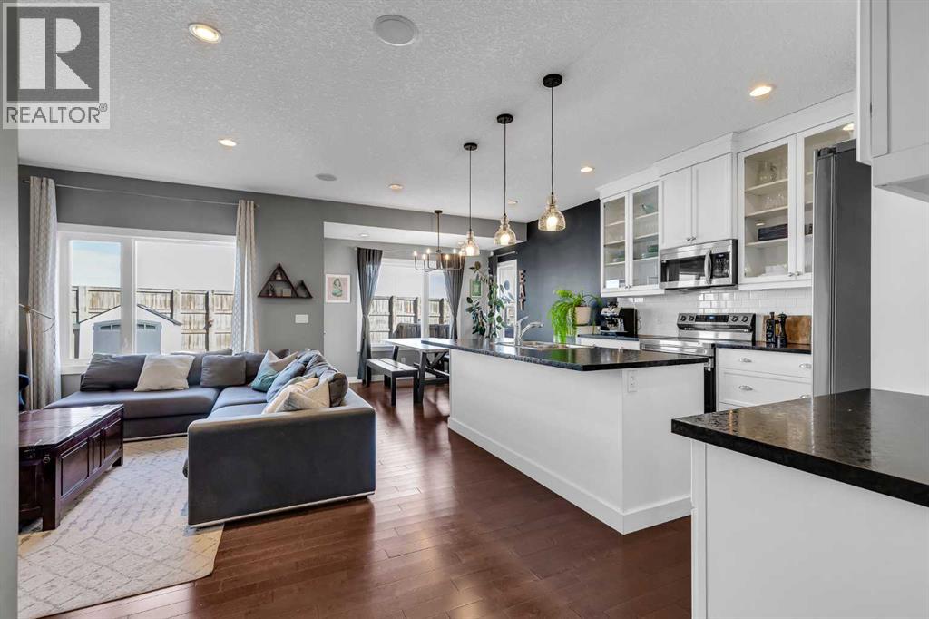 317 Panora Way Nw, Calgary, Alberta  T3K 0V1 - Photo 3 - A2306131