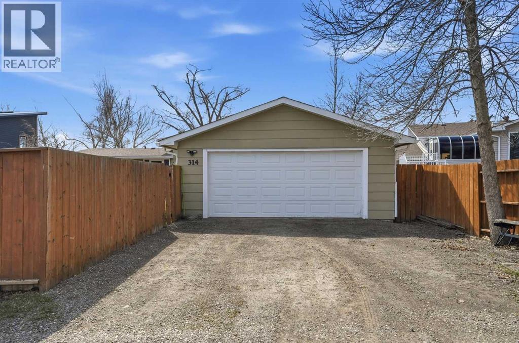 314 12 Avenue Sw, High River, Alberta  T1V 1A6 - Photo 38 - A2306474
