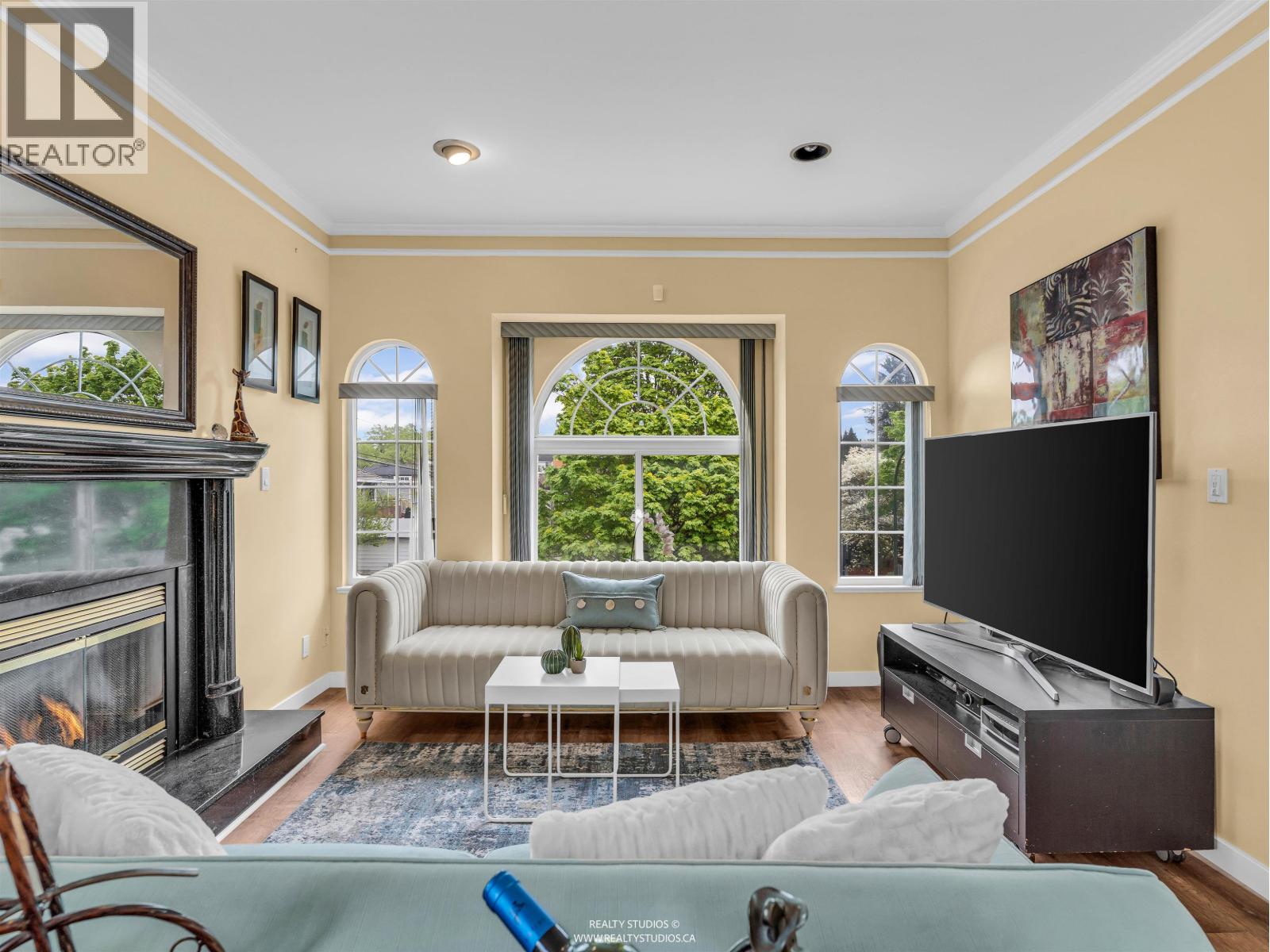 5323 Dumfries Street, Vancouver, British Columbia  V5P 3A3 - Photo 4 - R3118155