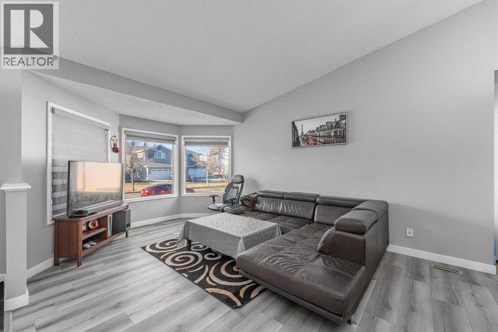 14 Coral Sands Place NE, Calgary, Alberta  T3J 3J3 - Photo 3 - A2286867