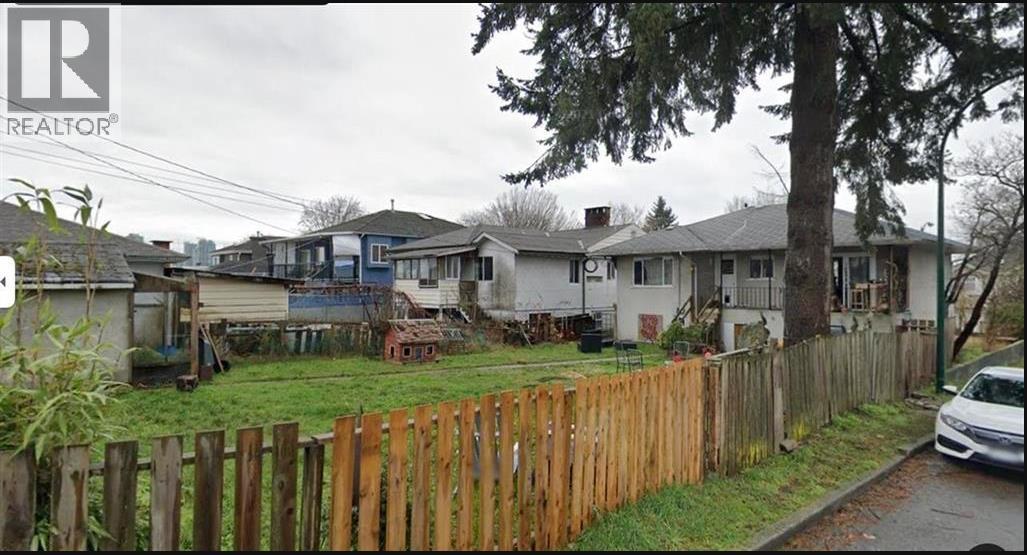 3507 Monmouth Avenue, Vancouver, British Columbia  V5R 5S1 - Photo 2 - R3118049