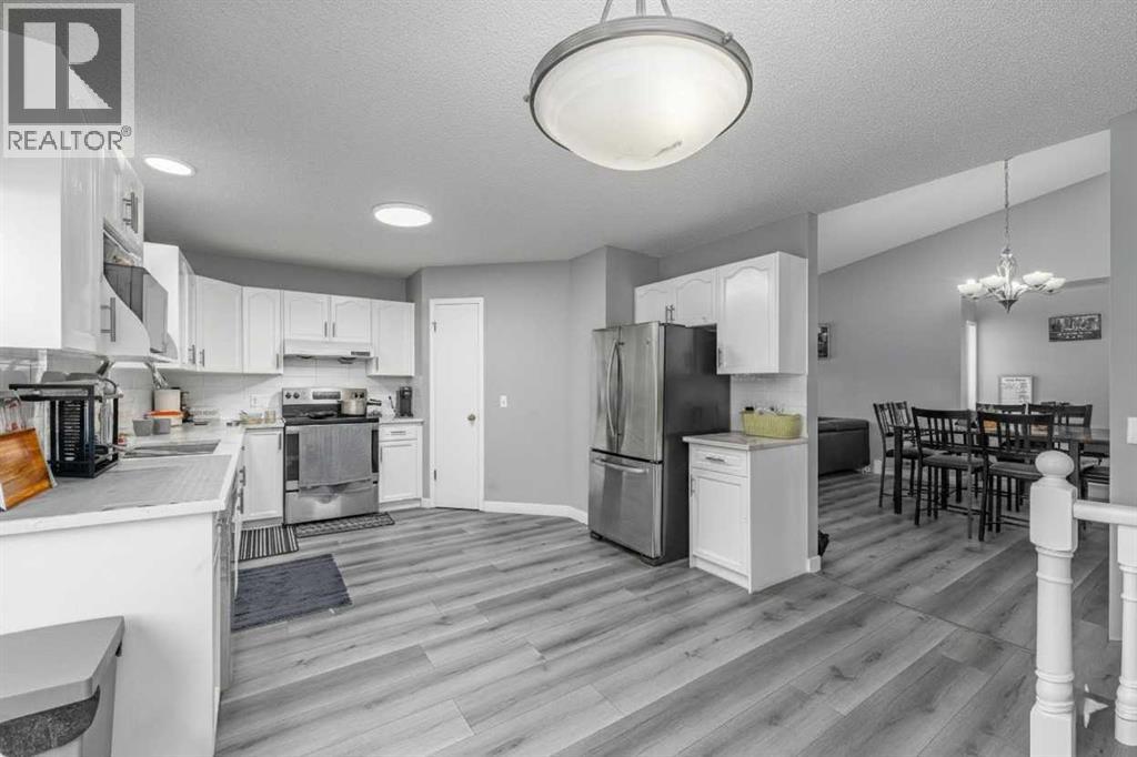 14 Coral Sands Place NE, Calgary, Alberta  T3J 3J3 - Photo 7 - A2286867