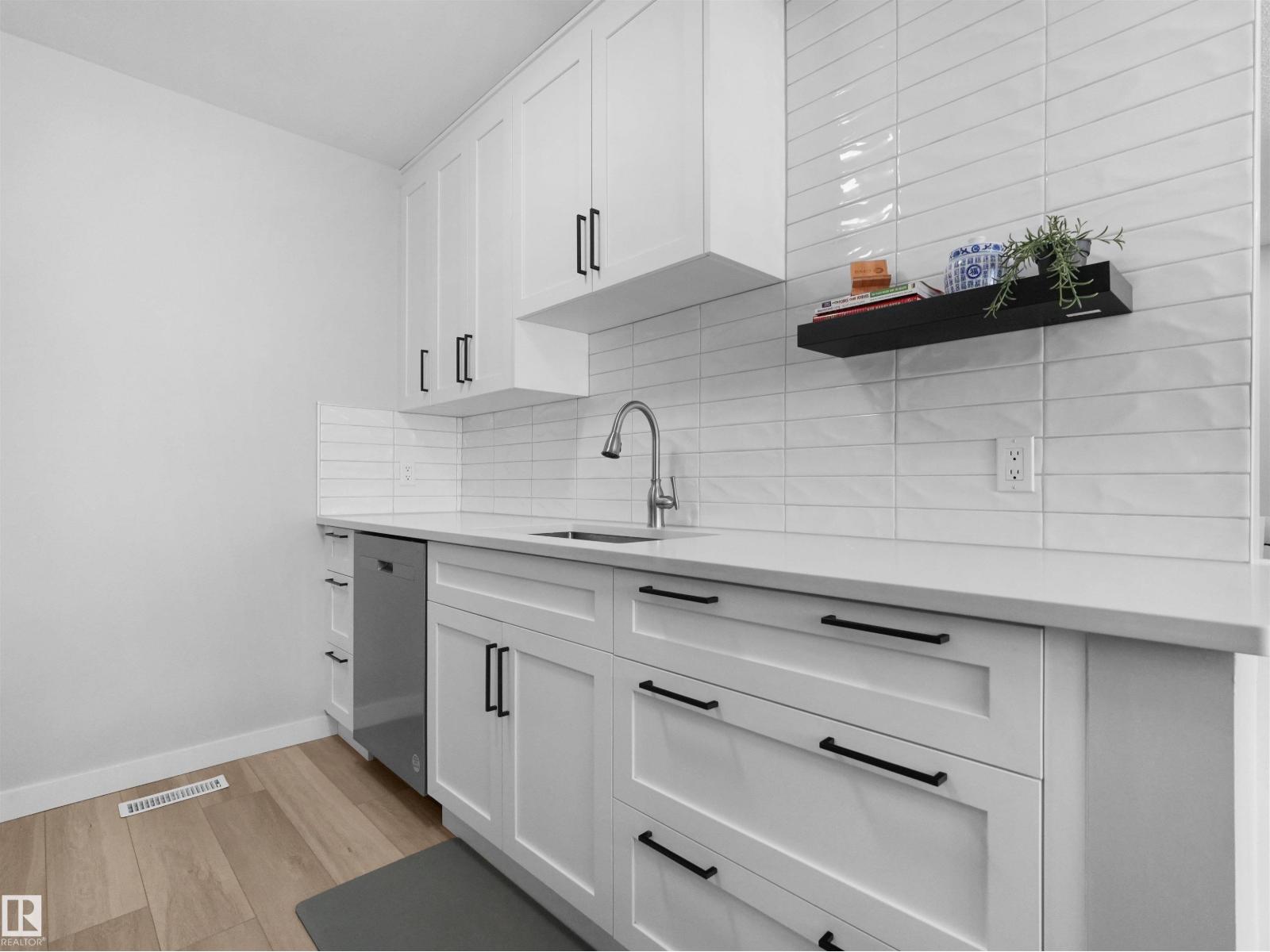 1164 Knottwood Rd E Nw, Edmonton, Alberta  T6K 2K5 - Photo 15 - E4485051