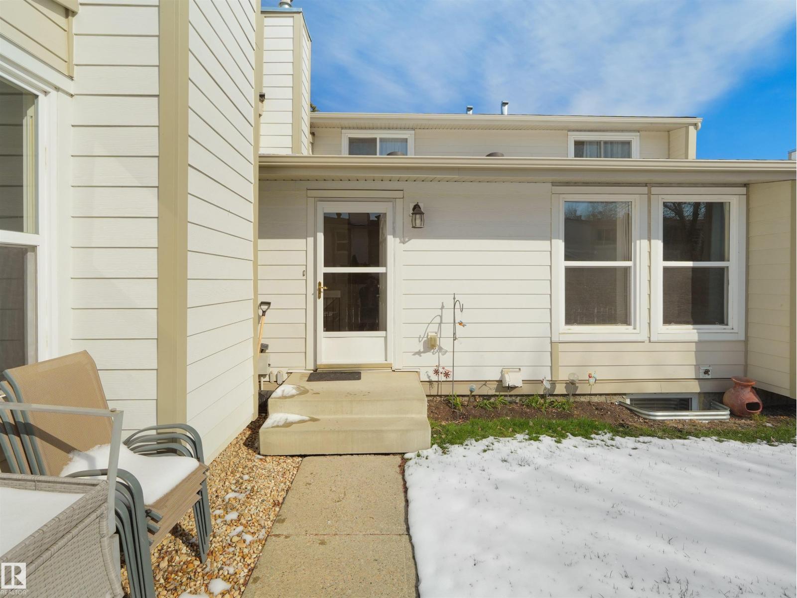 1164 Knottwood Rd E Nw, Edmonton, Alberta  T6K 2K5 - Photo 5 - E4485051