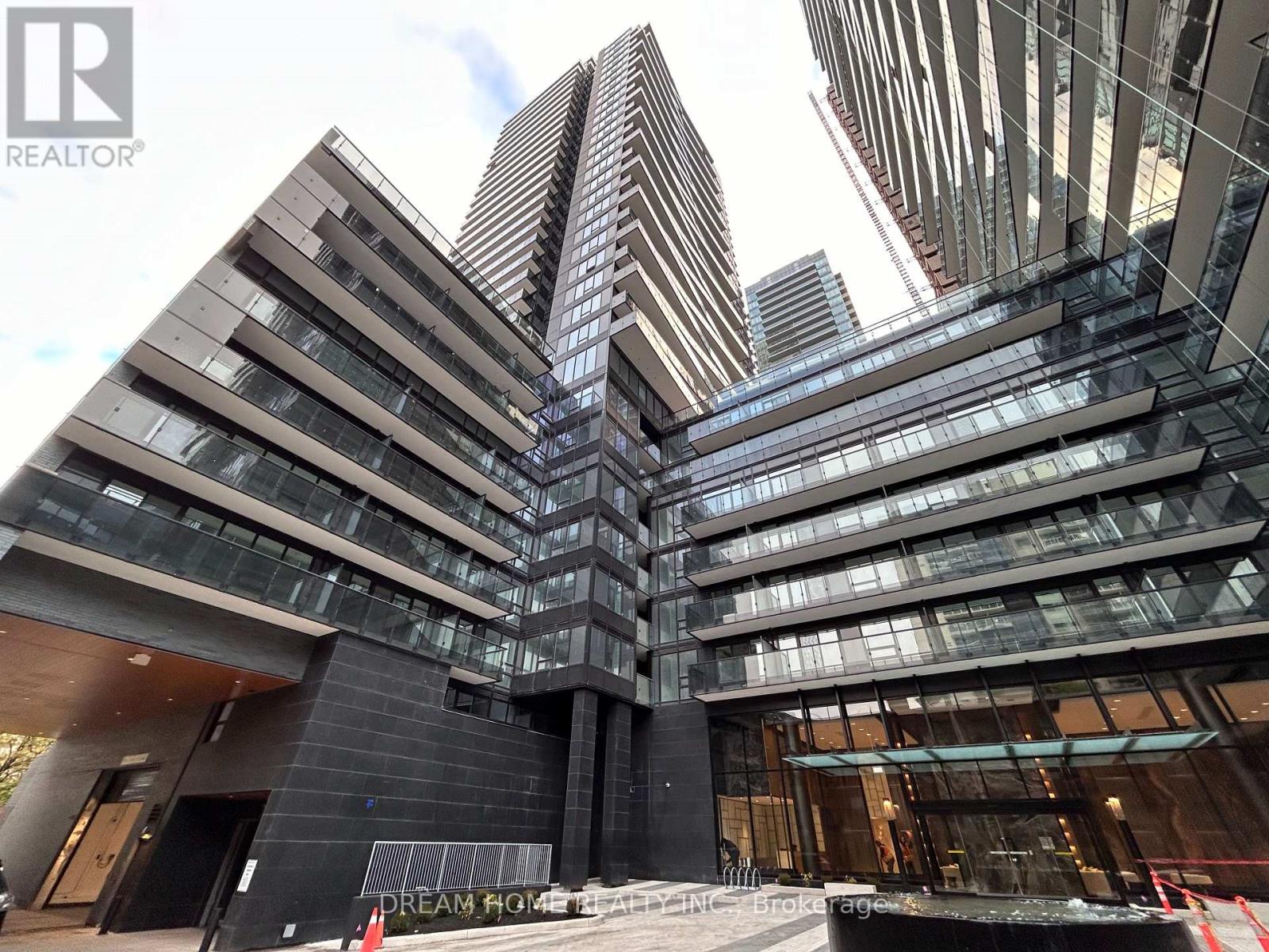 210 - 127 BROADWAY AVENUE, Toronto, Ontario