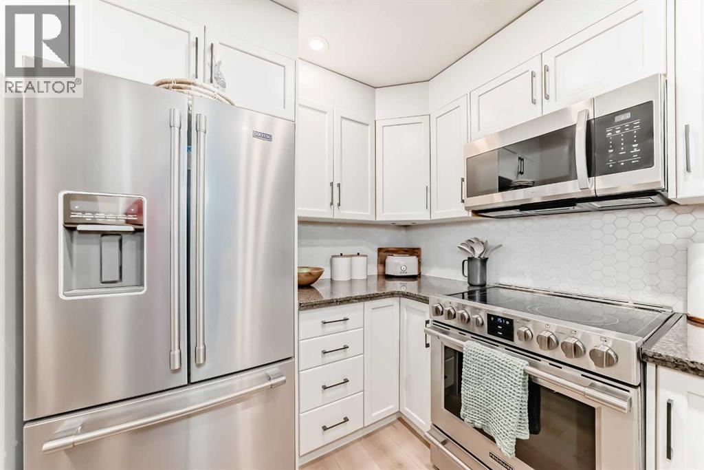 149, 66 Glamis Green Sw, Calgary, Alberta  T2E 6V1 - Photo 5 - A2294788