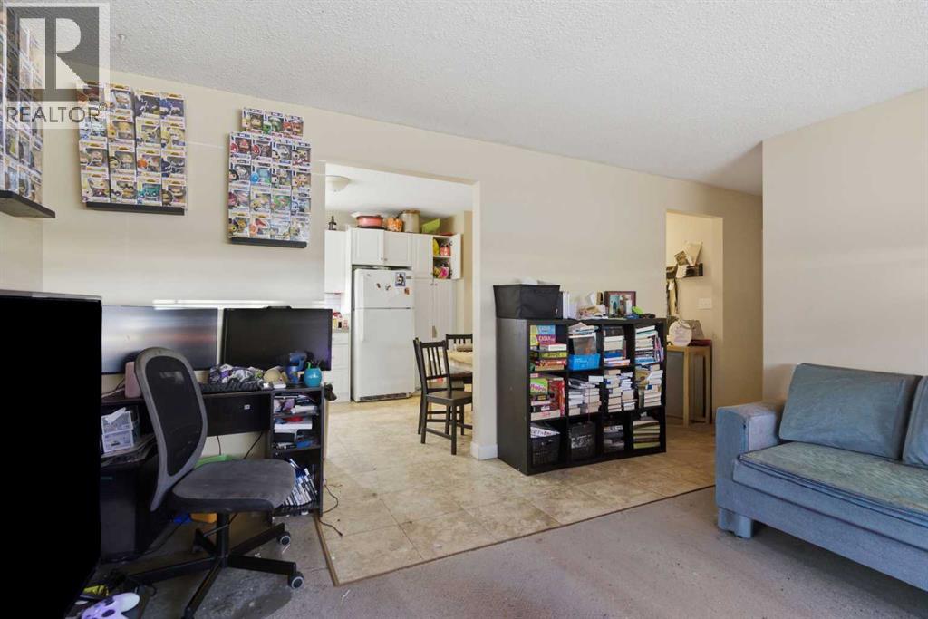 6131 Bowness Road NW, Calgary, Alberta  T3B 0C9 - Photo 22 - A2296697