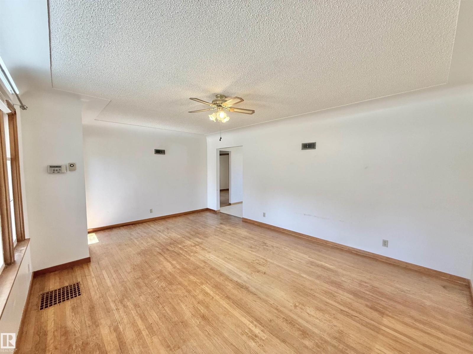 9330 72 Av Nw Nw, Edmonton, Alberta  T6E 0V8 - Photo 10 - E4485054
