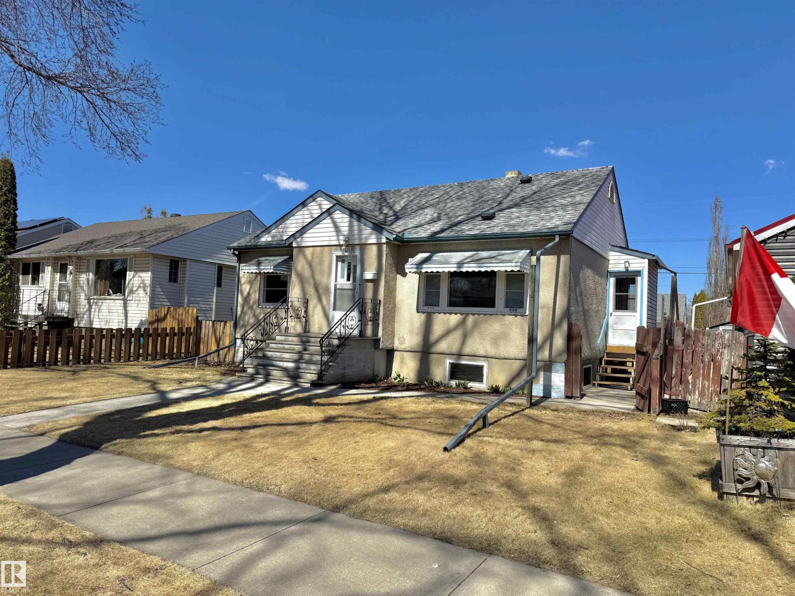 9330 72 Av Nw Nw, Edmonton, Alberta  T6E 0V8 - Photo 2 - E4485054
