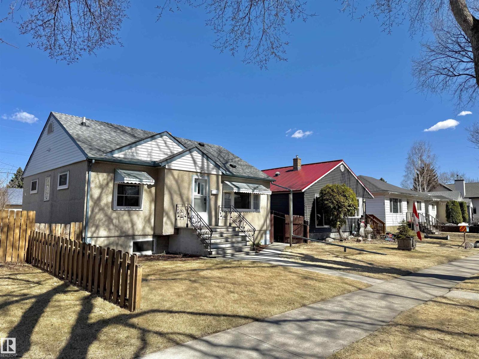 9330 72 Av Nw Nw, Edmonton, Alberta  T6E 0V8 - Photo 3 - E4485054