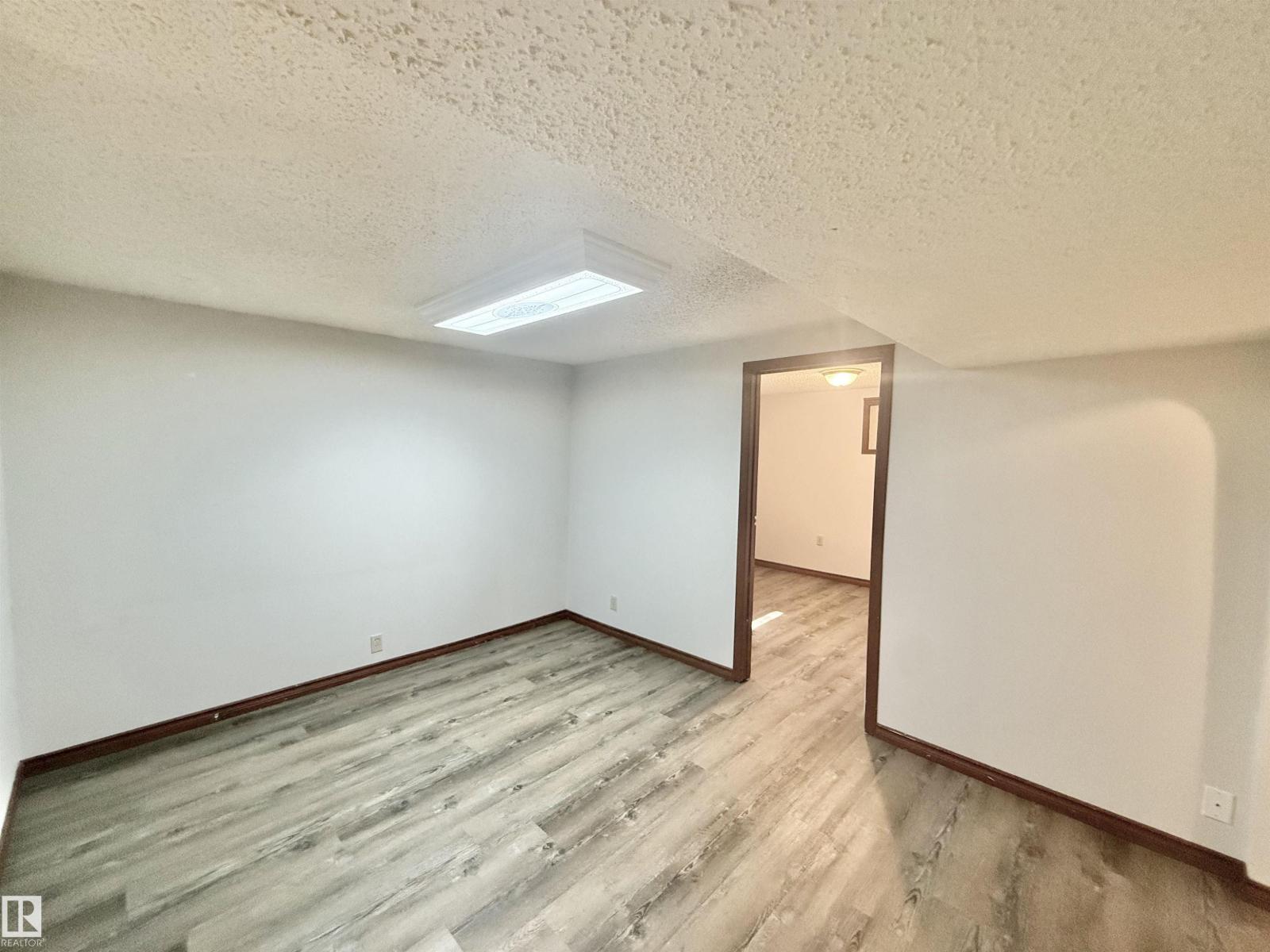 9330 72 Av Nw Nw, Edmonton, Alberta  T6E 0V8 - Photo 30 - E4485054