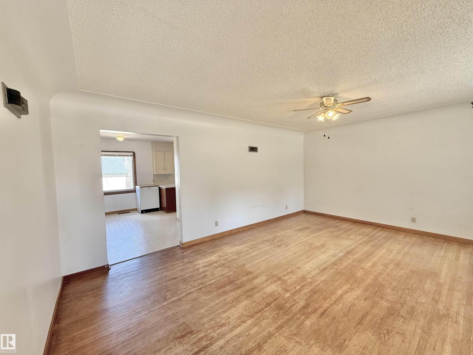 9330 72 Av Nw Nw, Edmonton, Alberta  T6E 0V8 - Photo 9 - E4485054