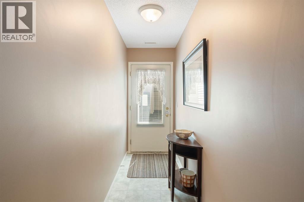 122 Bridlewood Lane SW, Calgary, Alberta  T2Y 3X8 - Photo 4 - A2283705
