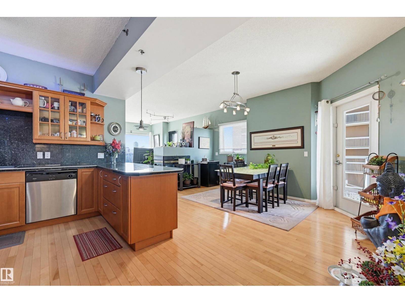 #801 9708 110 St Nw, Edmonton, Alberta  T5K 2W3 - Photo 3 - E4485057