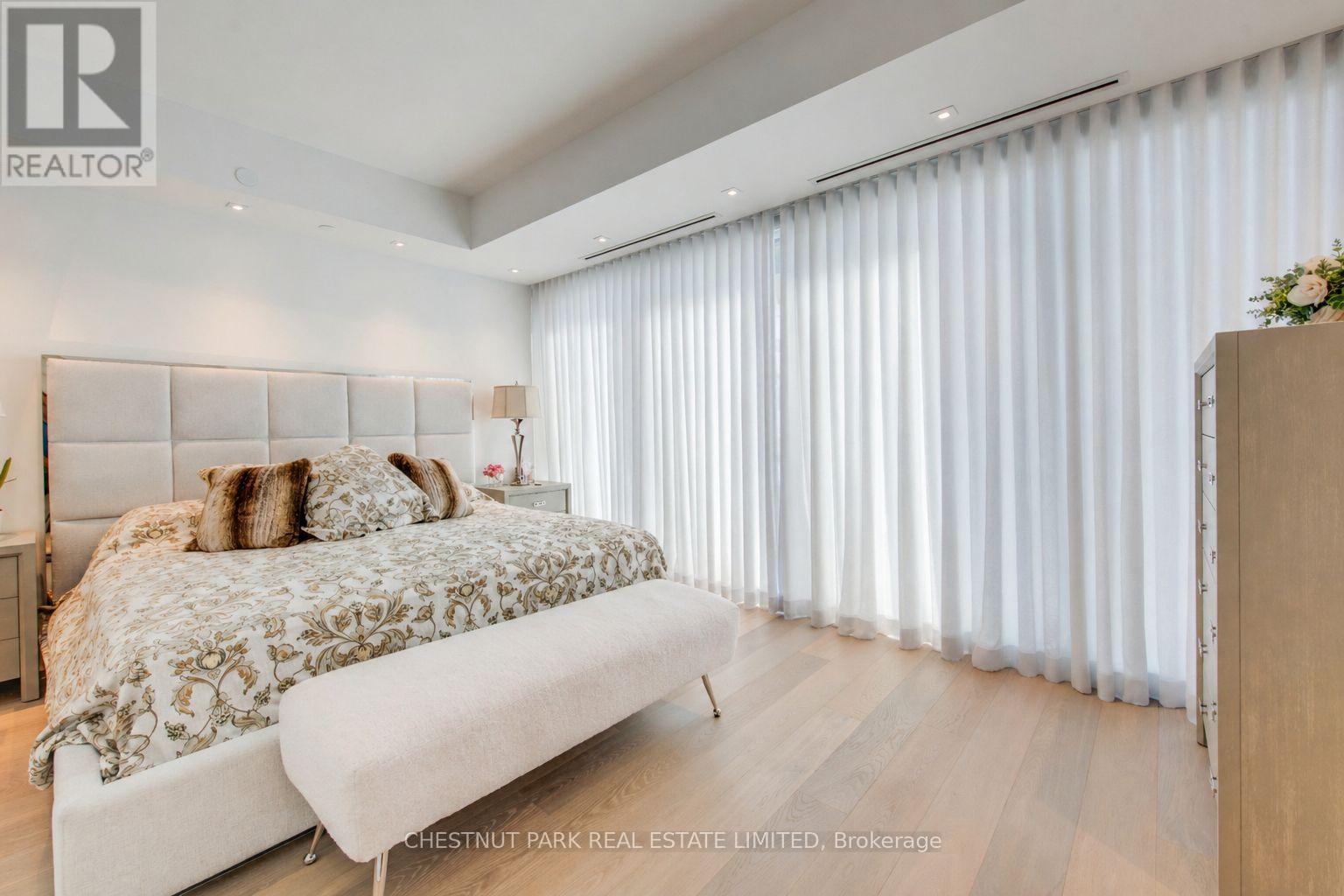 2703 - 200 Cumberland Street, Toronto, Ontario  M5R 0B7 - Photo 14 - C12742274