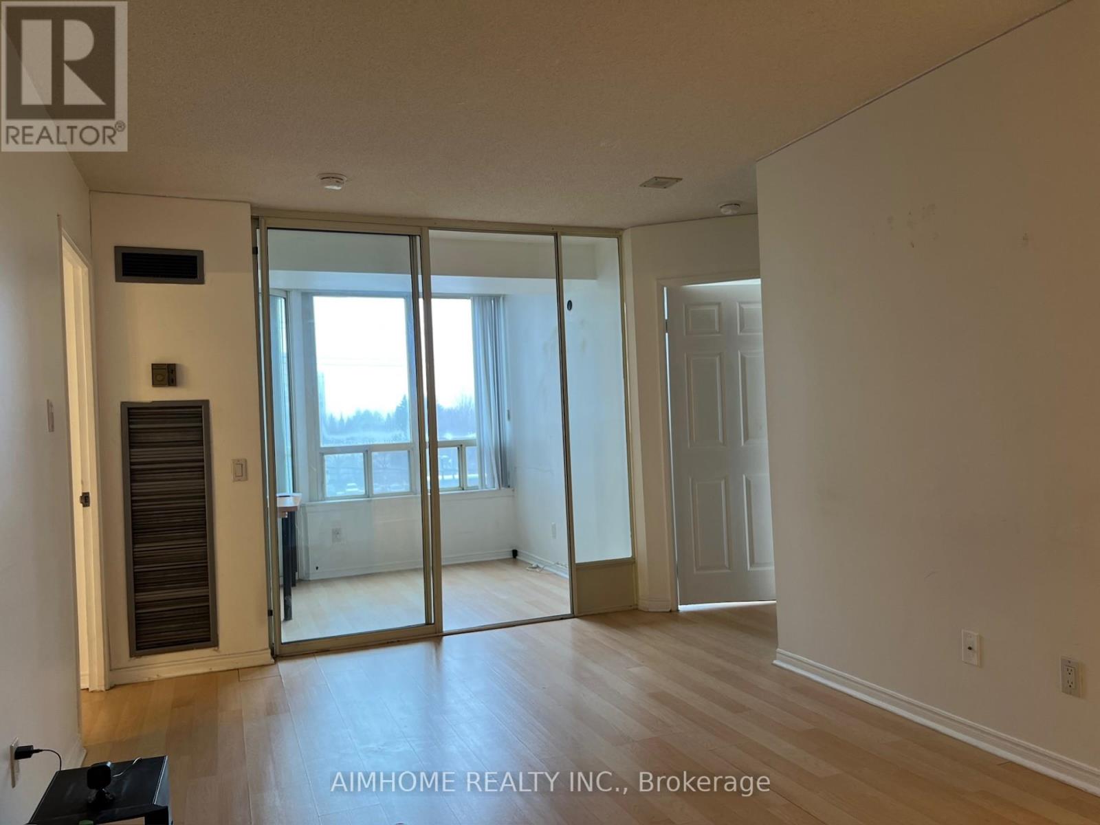 310 - 7 Bishop Avenue, Toronto, Ontario  M2M 4J4 - Photo 3 - C12891404