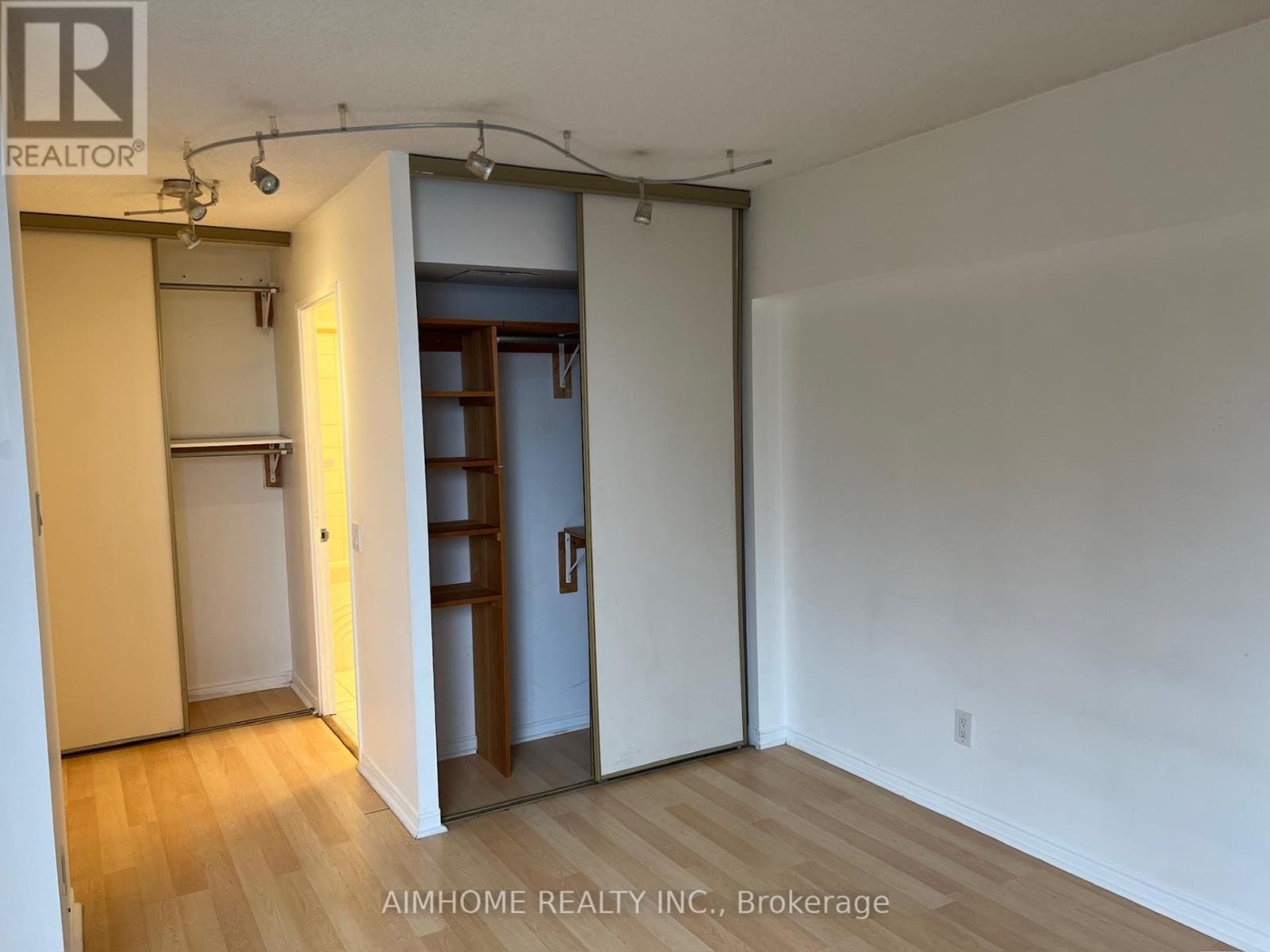 310 - 7 Bishop Avenue, Toronto, Ontario  M2M 4J4 - Photo 4 - C12891404