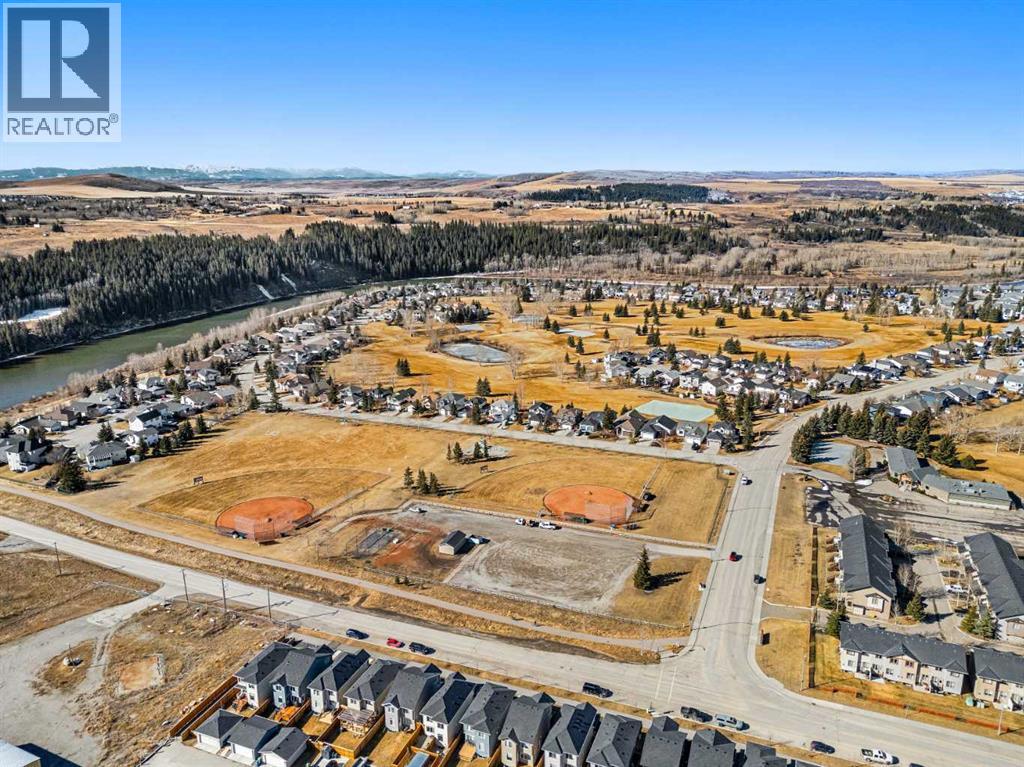 121 Quartz Crescent, Cochrane, Alberta  T4C 3G2 - Photo 48 - A2299921