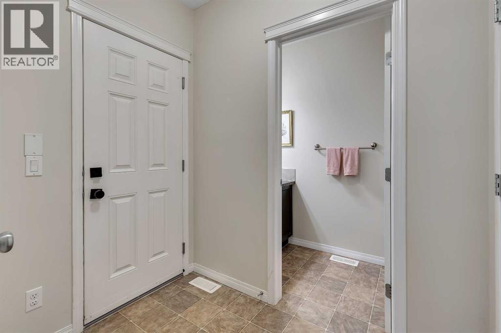 190 Covecreek Place NE, Calgary, Alberta  T3K 0L3 - Photo 4 - A2300079
